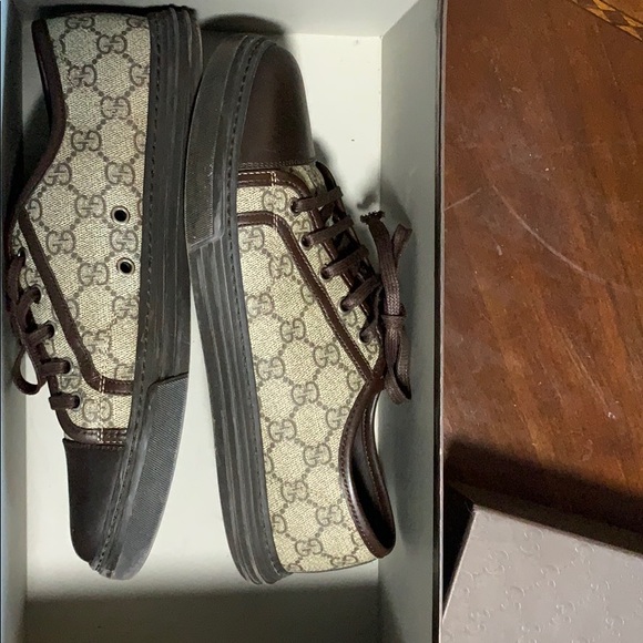 AUTHENTIC GUCCI MEN SNEAKERS GG Supreme Sneakers - Picture 2 of 6
